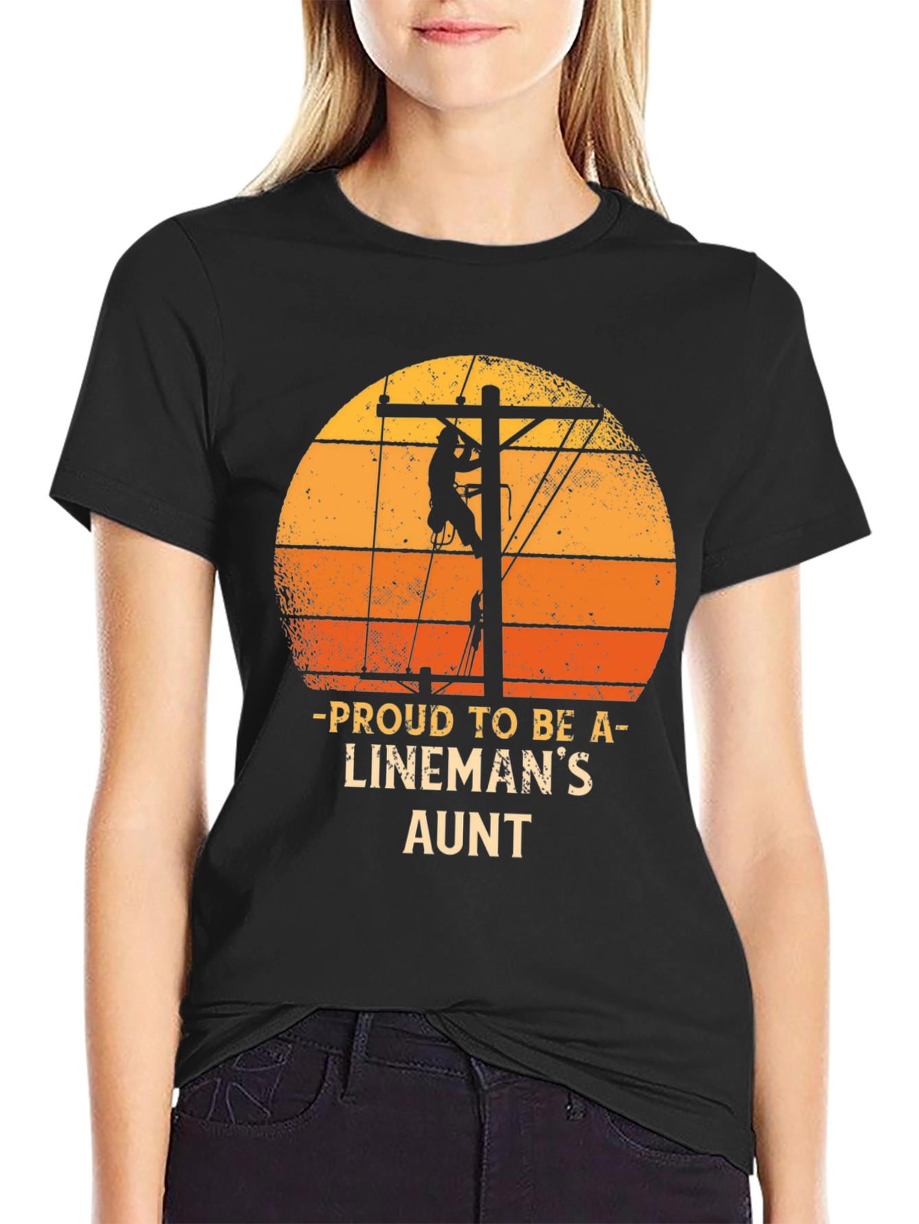 Proud Linemans Aunt T-Shirt Retro Sunset Lineworker Tee