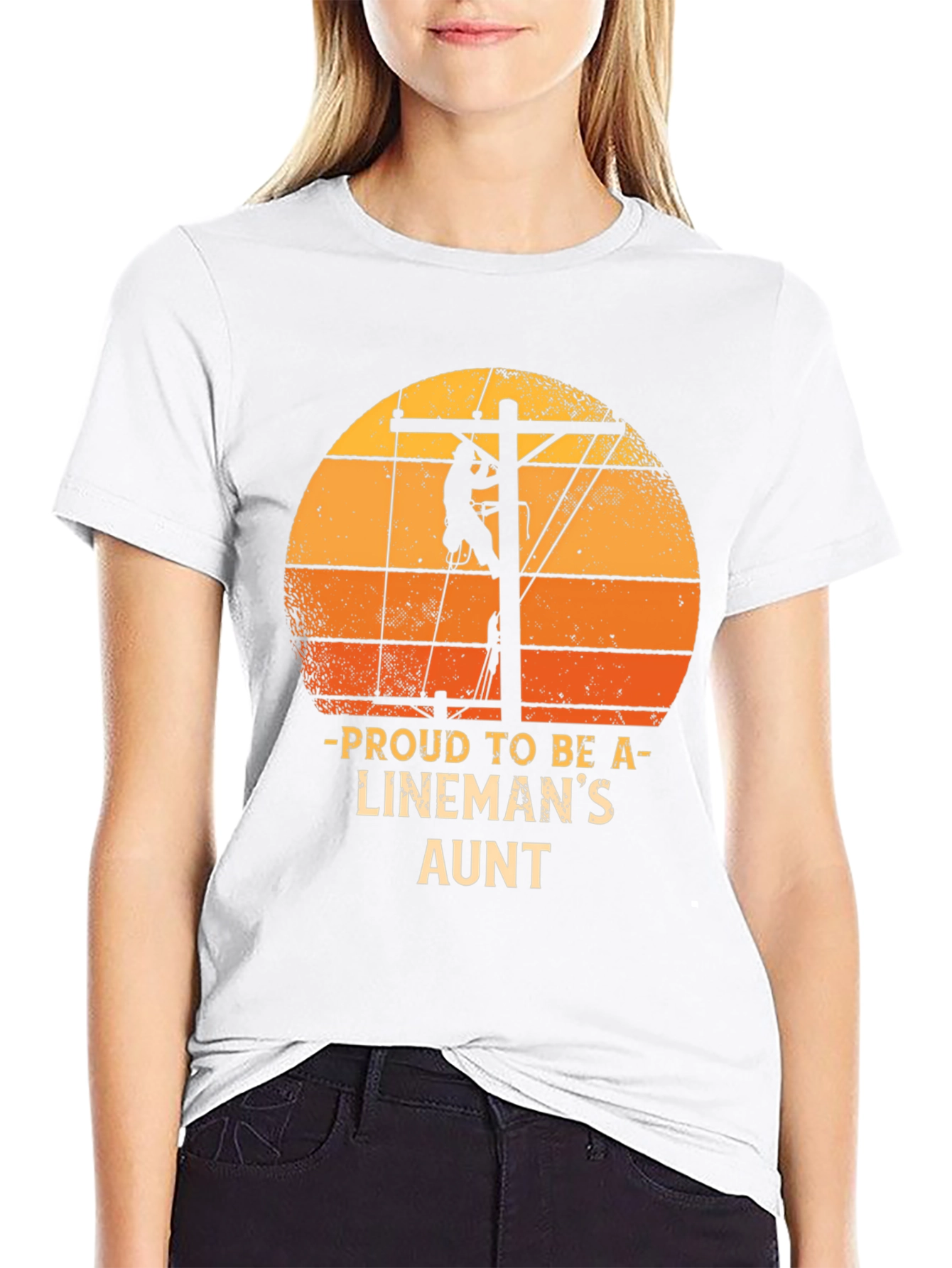Proud Linemans Aunt T-Shirt Retro Sunset Lineworker Tee