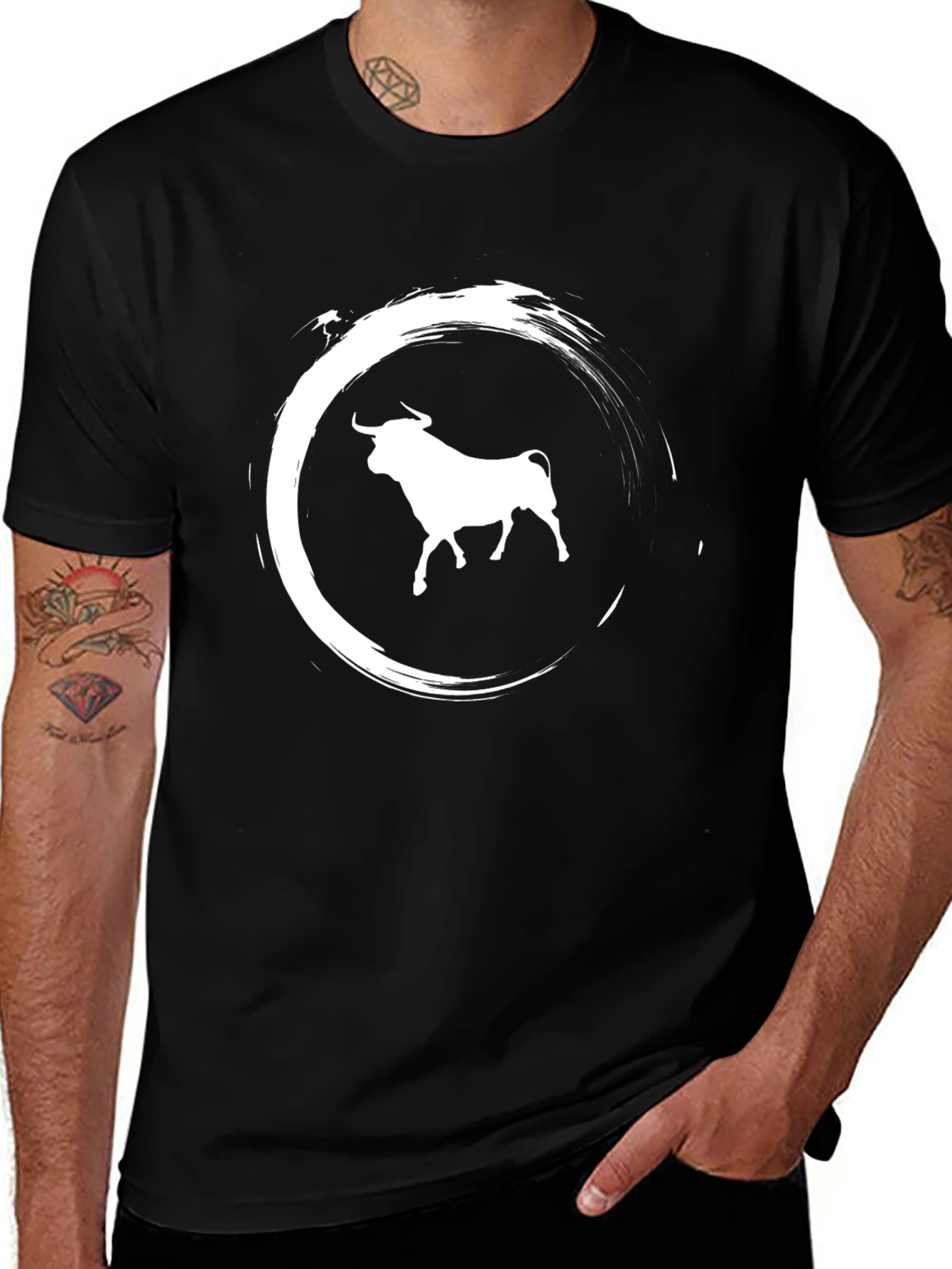 Bull Graphic Tee - Stylish Black T-Shirt